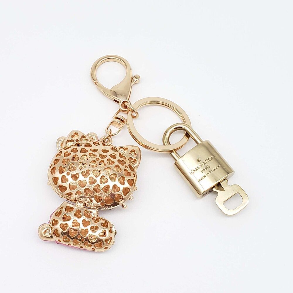 Authentic Louis Vuitton Gold Lock 🔒 Keychain Bag Unbranded Hello Kitty Charm LV - Picture 7 of 8